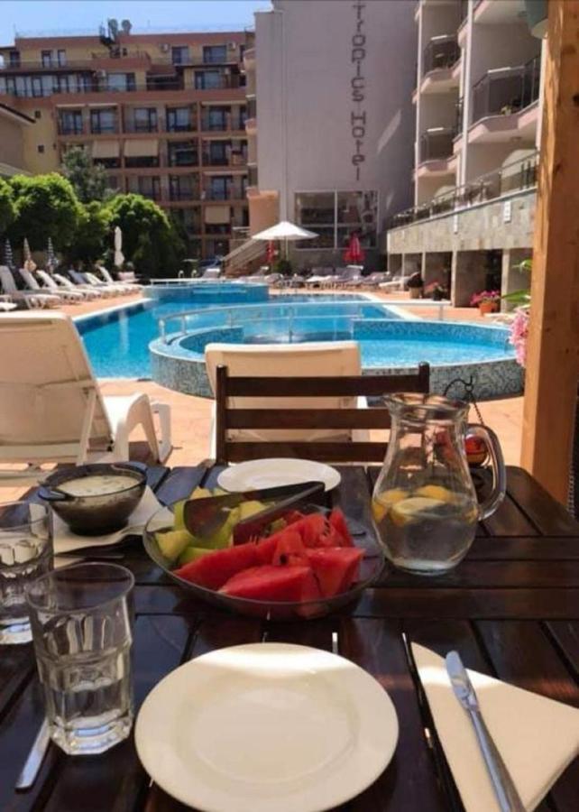 Tropics Hotel Sveti Vlas Eksteriør bilde