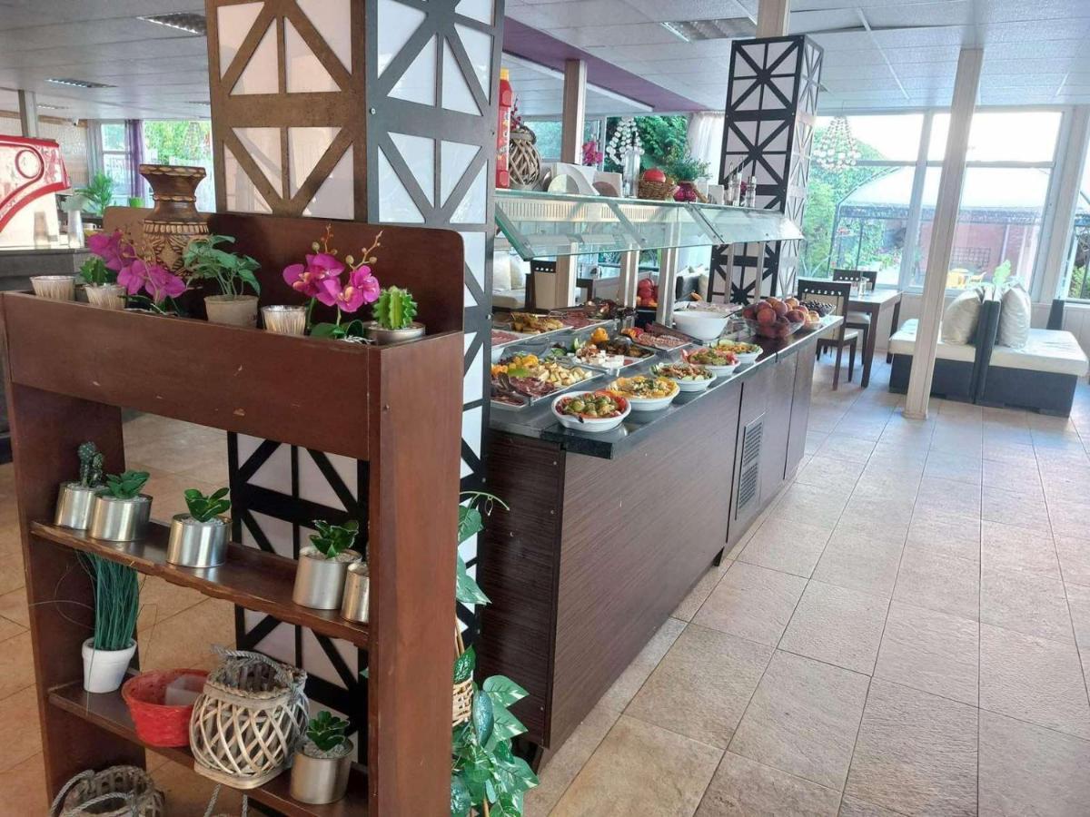 Tropics Hotel Sveti Vlas Eksteriør bilde