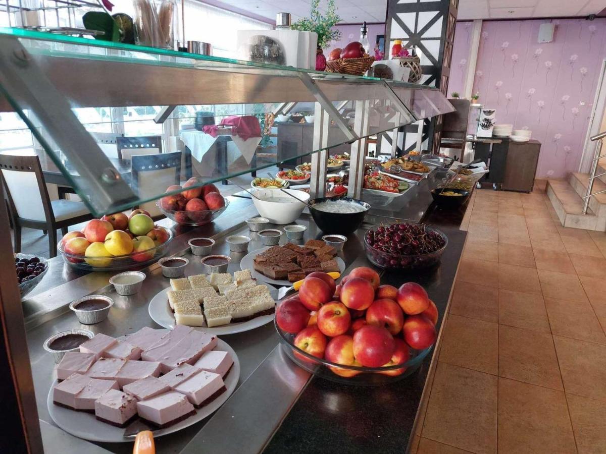 Tropics Hotel Sveti Vlas Eksteriør bilde